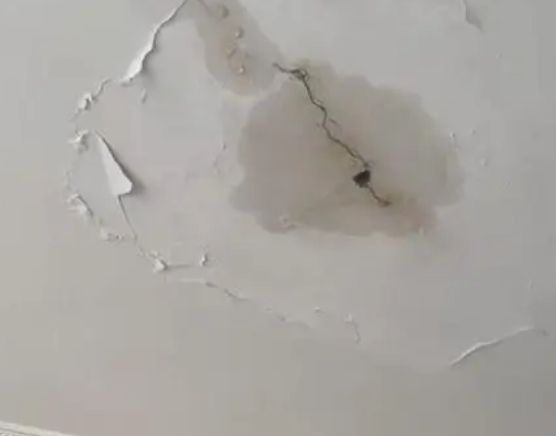 伊金霍洛阳台漏水维修公司分享下屋面防水工程质量问题原因分析